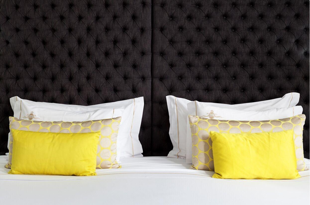 Alentejo Marmoris Hotel & Spa, A Small Luxury Hotel Of The World Віла-Вісоза Екстер'єр фото A bed with two pillows